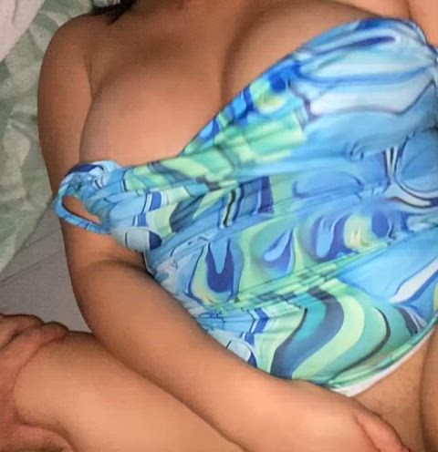 watch my tits fall out of my dress 😍