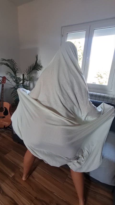 Skilled ghostie twerking