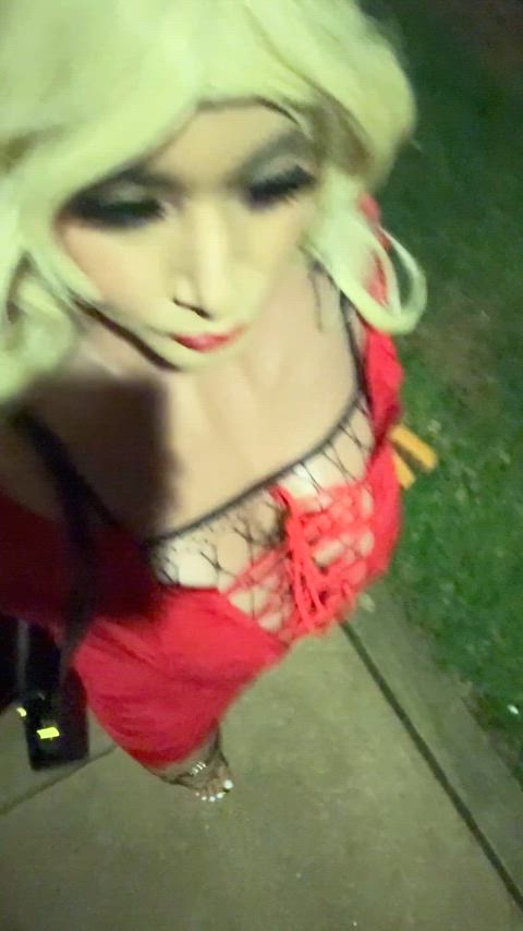 Another late night walking around looking like a bimbo sissy street whore 🥵👉👈