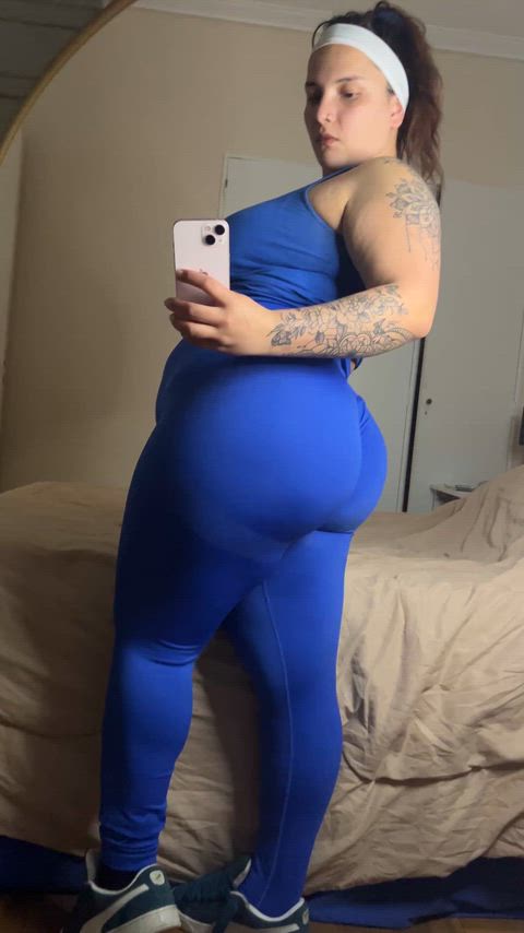 such a hard time finding my size but I guess this one can holdup for a while