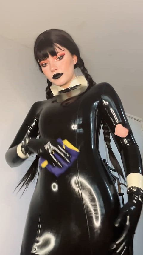 Shining up my latex Wednesday Addams cosplay 🖤