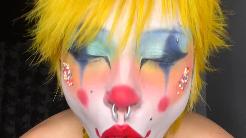 Add some icing to my sprinkle cheeks? 🥰