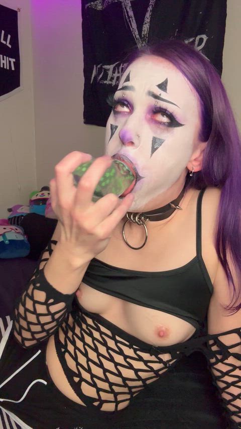 Petite clown slut facefucking