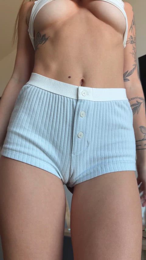 YellowGrizzledChick thumbnail