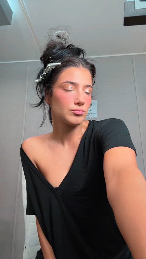 She's too gorgeous