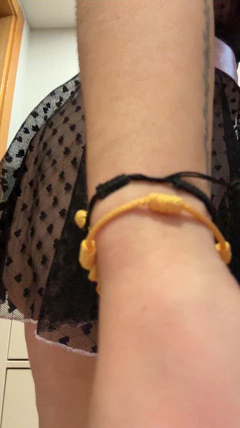 I'll spread my juicy ass wide open for you