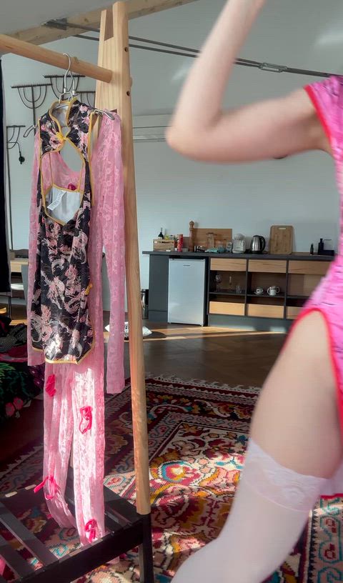 Easy acces type of dress