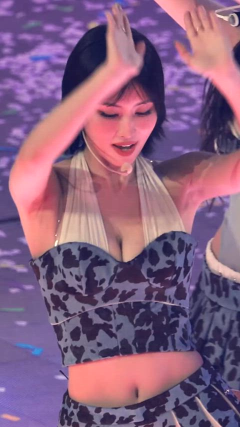 TWICE - Momo