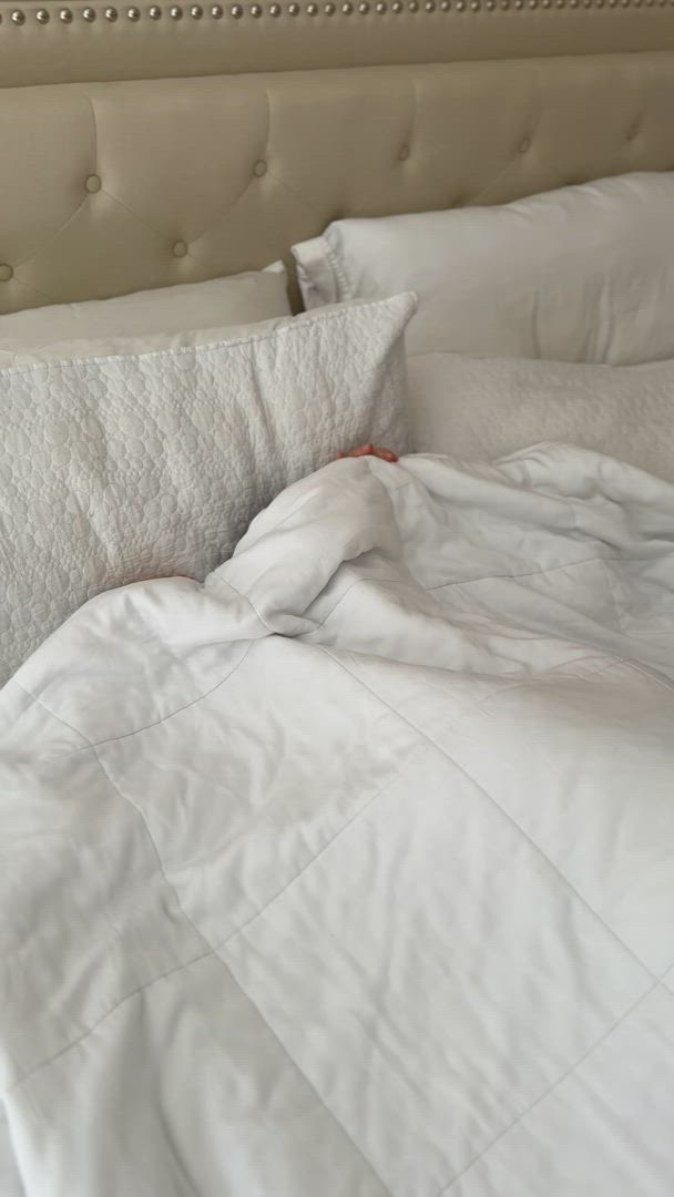 It’s a Friday miracle. A naked MILF was found hiding in your bed. What to do? What to do? (F)40