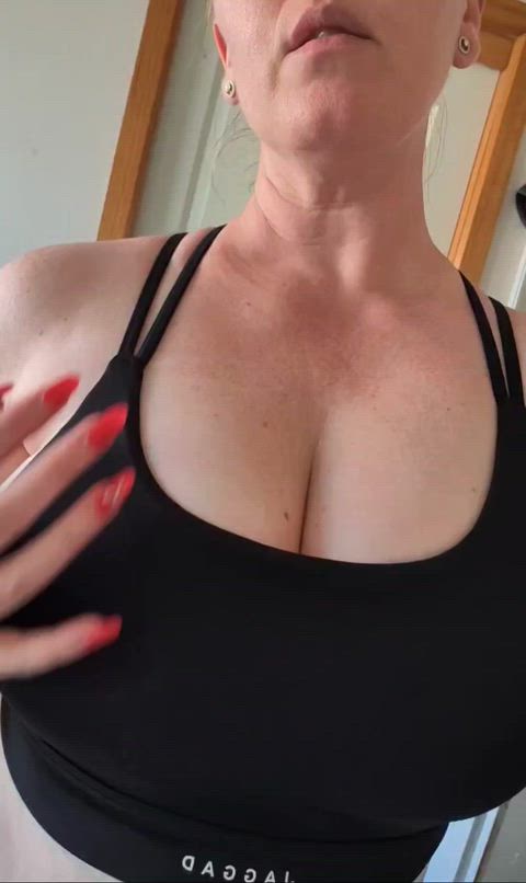 Saturday afternoon fondle