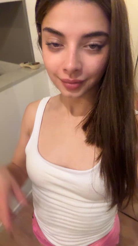 The perfect tits reveal🍒